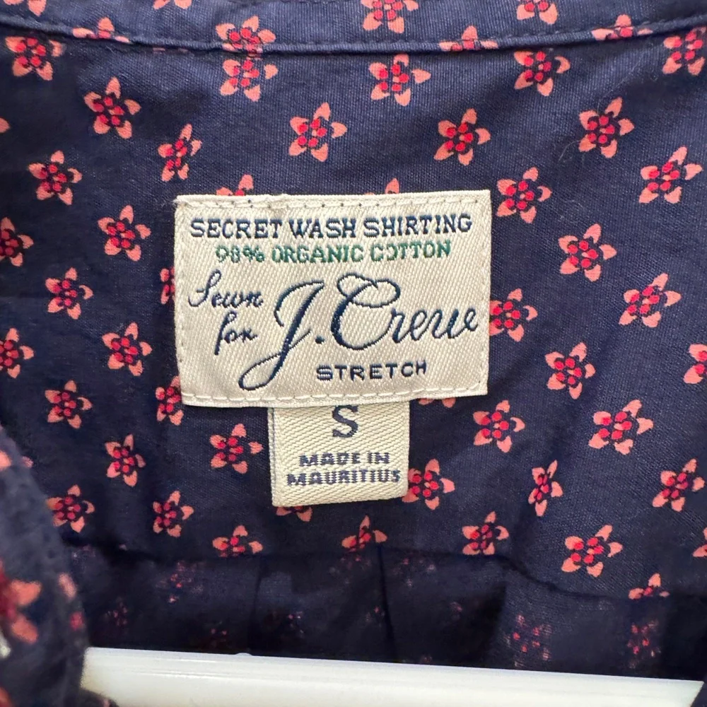 J. Crew Men's Navy and Pink Button Down Shirt
